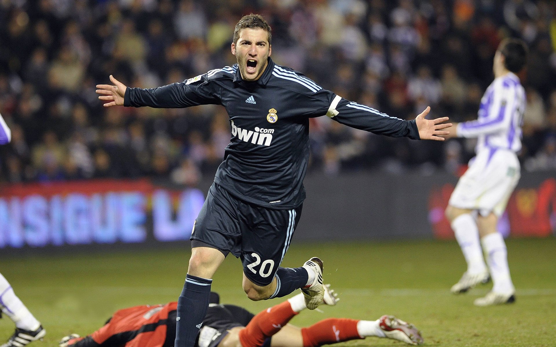 战术大揭秘！各队战术解密带你揭秘胜负天秤